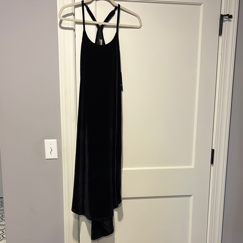 Chaser Stretch Velvet Midi Dress